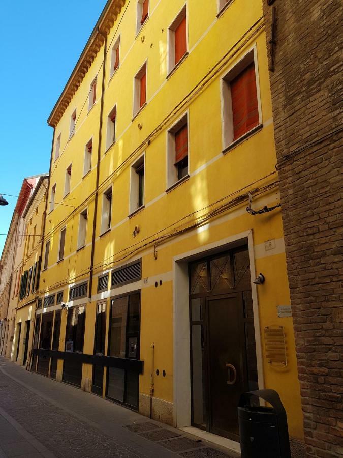 A Due Passi Dal Castello Apartamento Ferrara Exterior foto